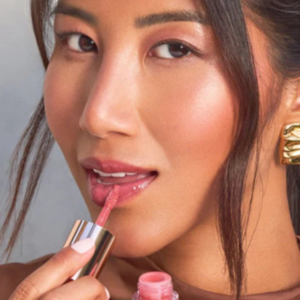 YOUNGBLOOD EverGlow Lip Oil Spritz 4,5ml - Олія для губ (глибокий кораловий) - фото №4 YOUNGBLOOD EverGlow Lip Oil Spritz 4,5ml - Олія для губ (глибокий кораловий) - фото №4